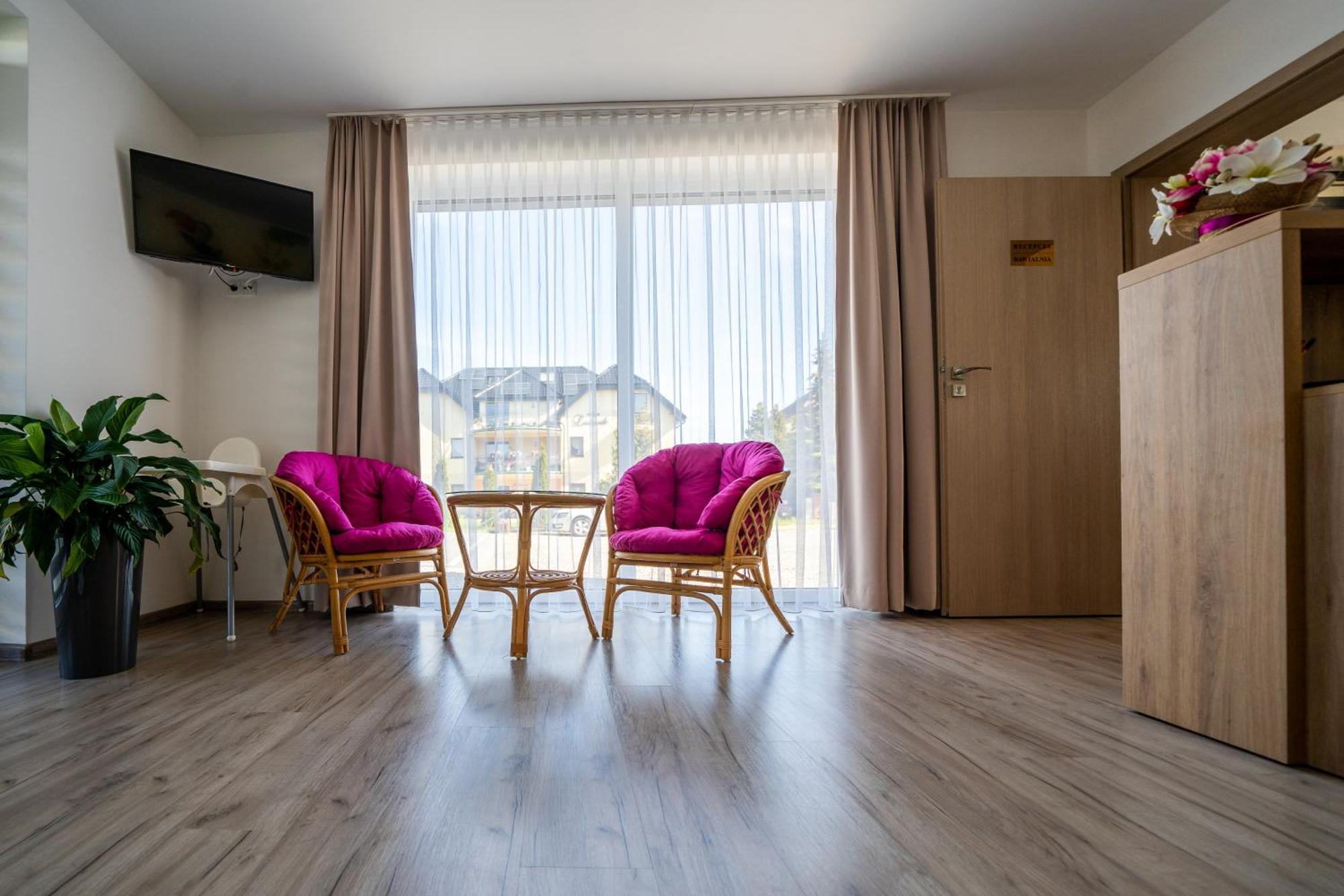 Magnolia Pokoje I Apartamenty Debki Exterior photo