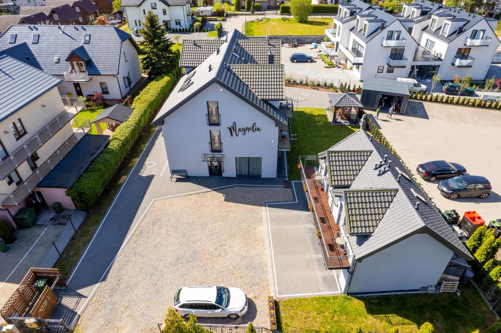 Magnolia Pokoje I Apartamenty Debki Exterior photo