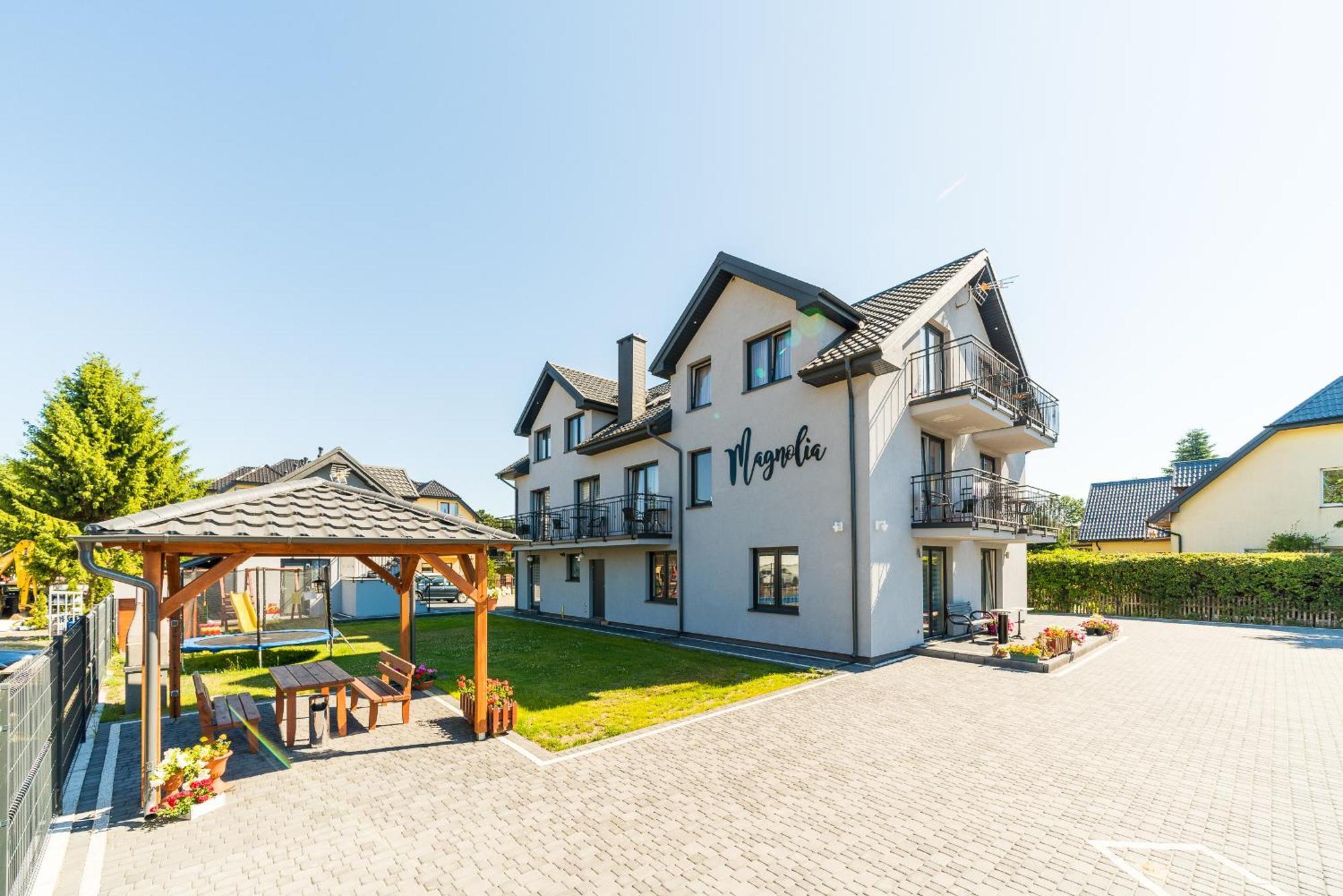 Magnolia Pokoje I Apartamenty Debki Exterior photo