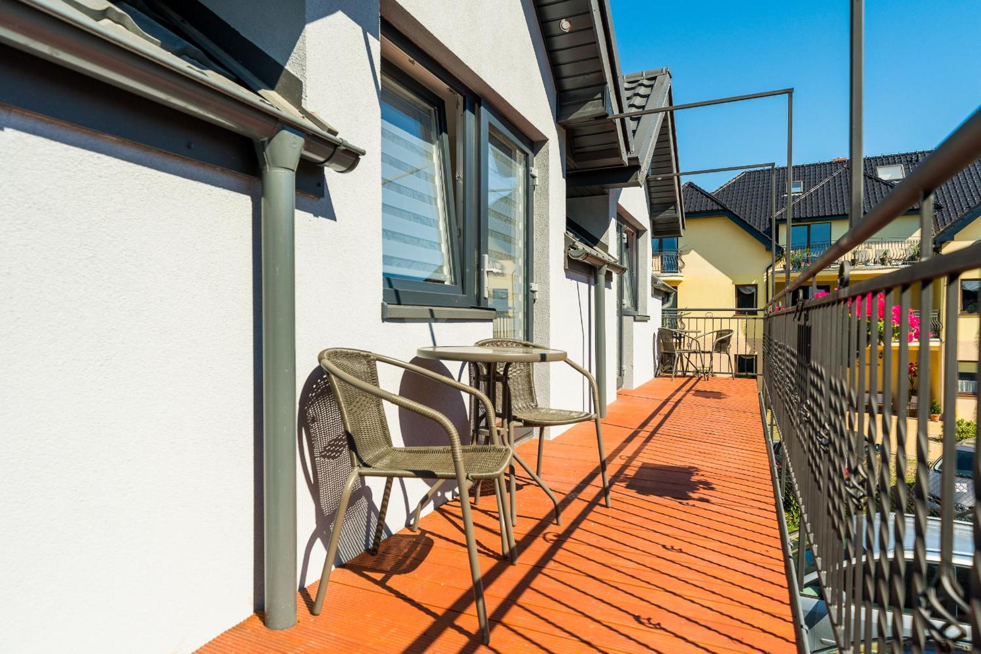 Magnolia Pokoje I Apartamenty Debki Exterior photo